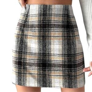 Women's  Tan, Cream, and Brown  Classic Check  Mini Skirt Size Small